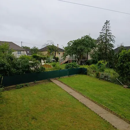 Bougard Nocleg ze śniadaniem *