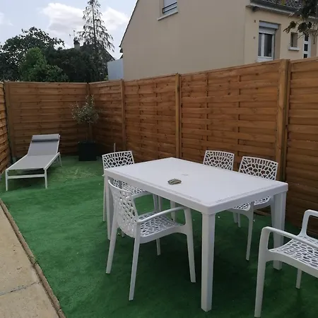 Bougard Le Cocteau Bed & Breakfast *